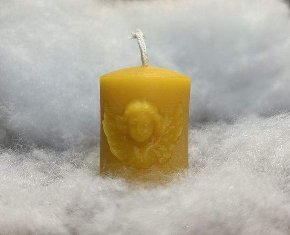 Why Beeswax Candles Are the Healthiest Choice for Your Home